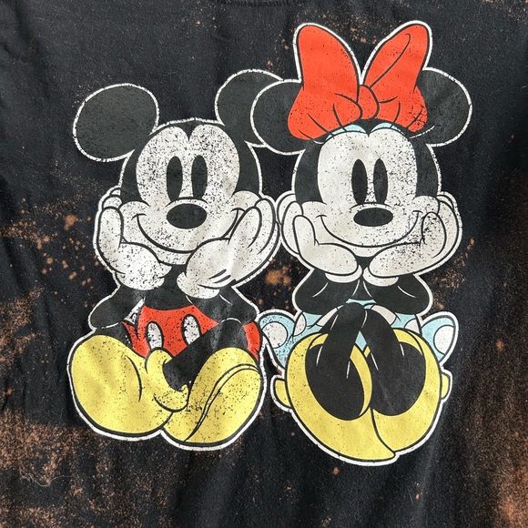 Bleach dyed Disney shirt - Picture 2 of 4